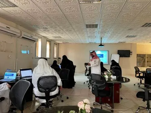 تعليم الشرقية يدرب منسوبي الأحوال المدنية على صناعة الإنفوجرافيك