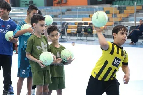 رغم الإعاقة.. أطفال “النور” يلعبون الجمباز والقوى
