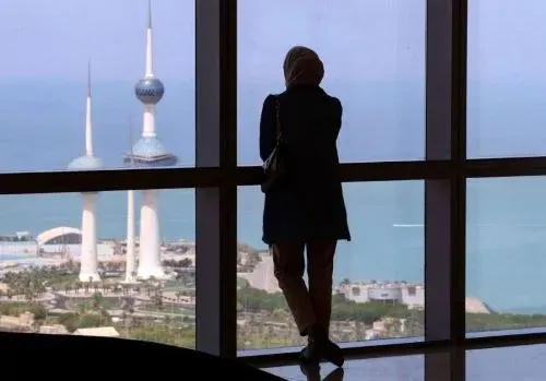 وقف التعامل مع أي فنان يشارك في أعمال تسيء للكويت