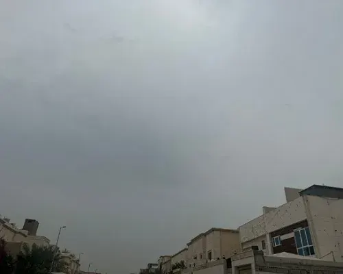 سماء القطيف.. مزاج مغبرّ.. وغيوم