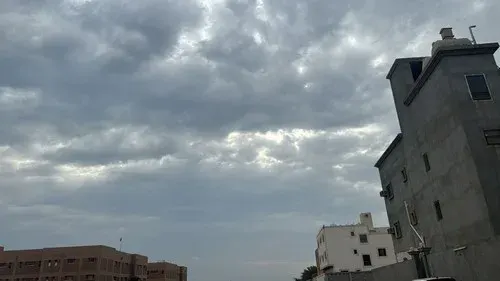 سماء القطيف.. “الولْمهْ امْغيمهْ” ومطر “ماميش”