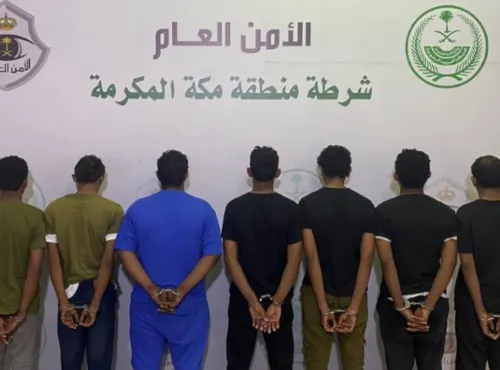 الكلبشات في معاصم 7 حرامية في جدة
