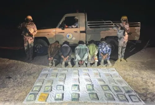عسير.. 128 كيلو قات وحشيش و5 مهربين في قبضة الأمن