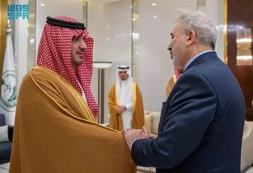 الأمير عبدالعزيز بن سعود يعزي السفير الإيراني