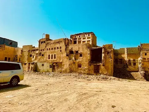 ما تبقّى من طين التاريخ
