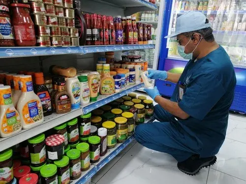 بلدية القطيف تستبق الصيف بمراقبة محلات الأغذية