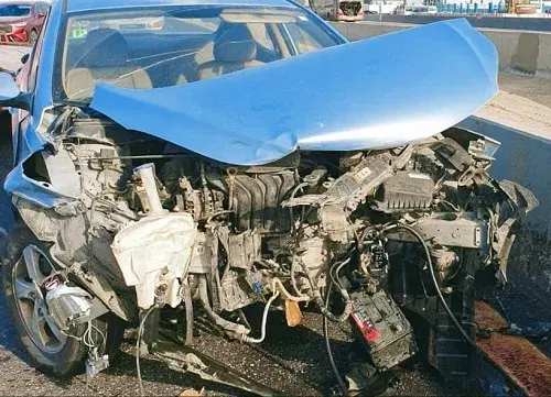 التوبي.. نجاة شاب من حادث في طريق الدمام الجبيل