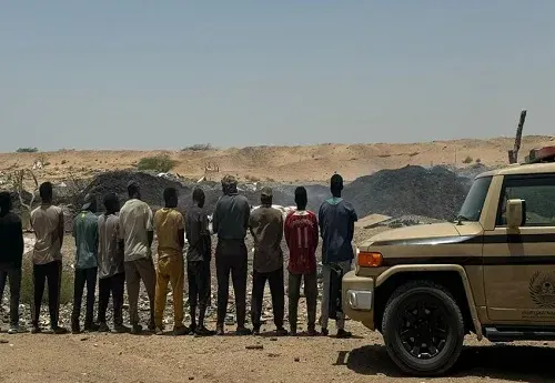 تم القبض.. 11 نيجيرياً حرقوا مخلفات صناعية في جدة