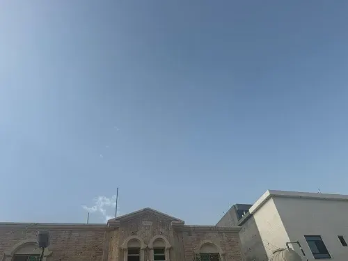 رغم توقعات هطول الأمطار.. سماء القطيف صافية