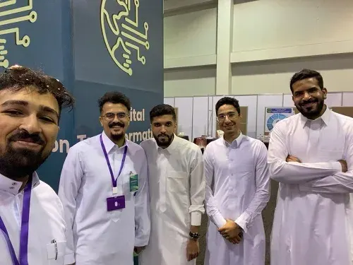 القطيف.. 7 طلاب برمجيات يختتمون عاماً جامعياً بـ “تطبيق” وقود