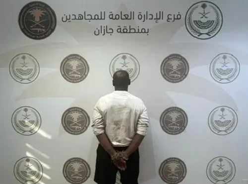 تم القبض.. سعودي نقل 14 مخالفاً لنظام أمن الحدود في جازان