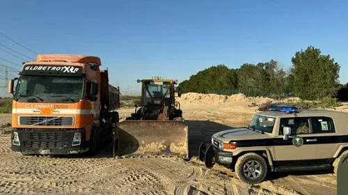 القبض على ناقلي الرمال و مجرفي التربة في الشرقية