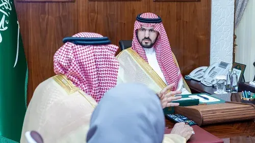 نائب أمير الشرقية يطلع على خدمات صندوق الأمير سلطان
