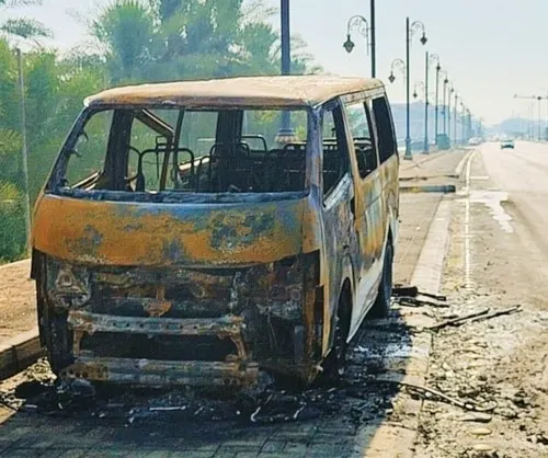 نجاة سائق من حريق “ميكروباص” في طريق أحد