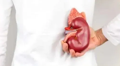 القطيف.. الطفل حسن شمروخ بحاجة إلى زراعة كلية
