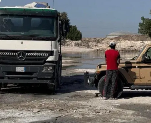 الشرقية.. القبض على باكستاني لوث البيئة بمواد خرسانية