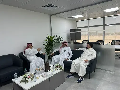“سعادة” تناقش تفعيل المسؤولية الاجتماعية مع بنك البلاد