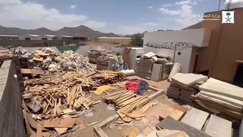 سقوط عصابة غش المراتب بأسفنج من الحاويات والمرادم