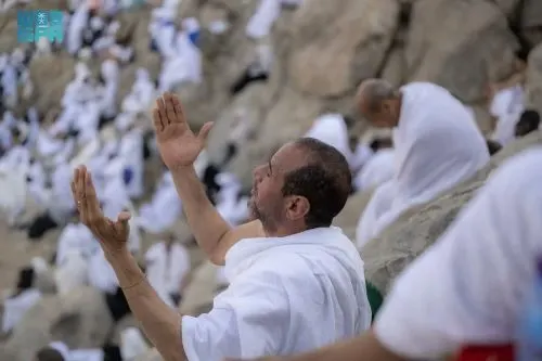 صور] في عرفة.. ملبين ومهللين