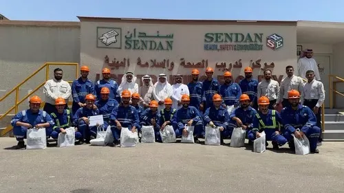 خيرية تاروت تحتفي بـ 19 خريجاً من برنامج السقالات