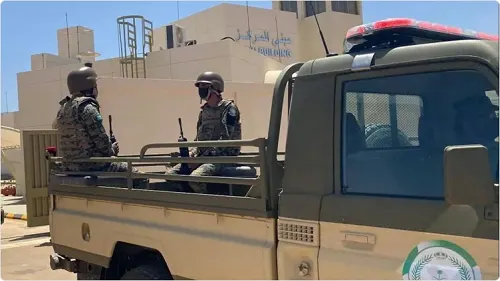 الإطاحة بمواطن نقل 3 مخالفين لنظام أمن الحدود