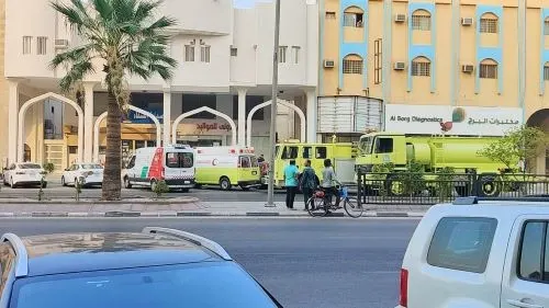 القطيف.. الدفاع المدني يخمد حريق مستودع فى شارع القدس