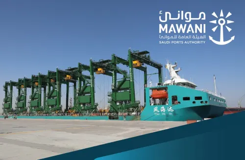 ميناء الدمام يستقبل 15 رافعة جسرية (RTG)