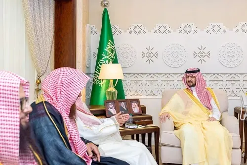 نائب أمير الشرقية اطلع على برامج الدورة الشرعية الـ 19