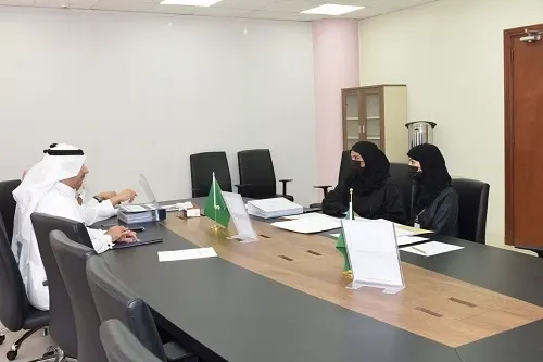 تحكيم ملفات المشاركين من تعليم الشرقية في جائزة الشيخ حمدان بن راشد