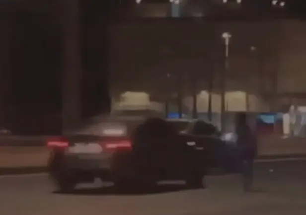وافدة معتلة نفسياً تتعرض للدهس في المدينة