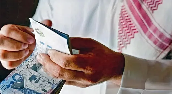 استمرار صرف بدل ساعات العمل الإضافية لشاغلي 7 وظائف في “الصحة”