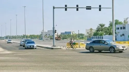بعد يومين من حادث الفرج.. مرور القطيف يتخذ إجراءات في الشوارع الجديدة