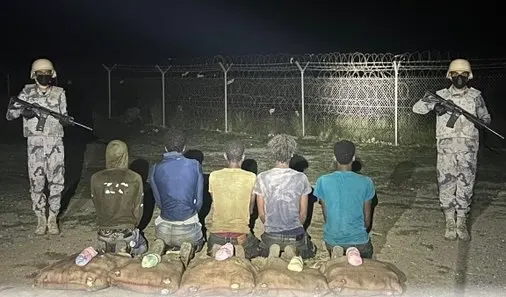 سقوط 8 مروجين مخدرات في 3 مناطق