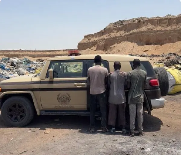 مكة.. القبض على 3 نيجيريين أحرقوا مخلفات صناعية