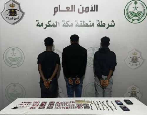 الإطاحة بـ3 مروجين للمخدرات في جدة