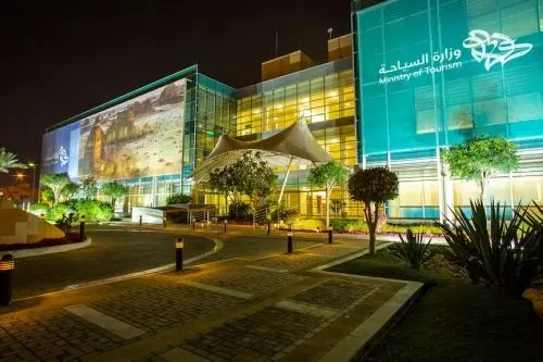 تخريج 15 شركة ناشئة من “مسرعة نموّ السياحة”