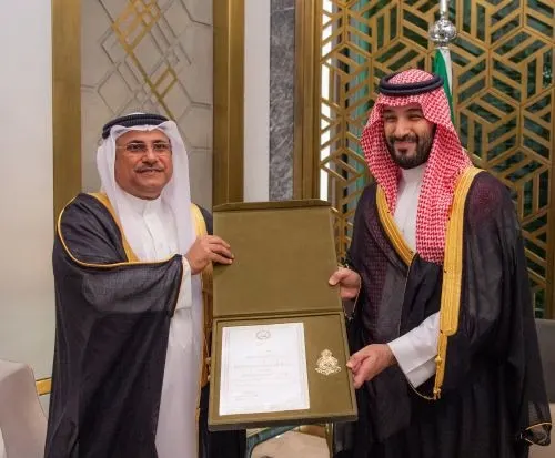 البرلمان العربي يمنح “وسام القائد” لولى العهد