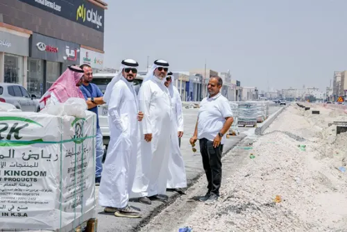 القطيف.. “القرني” يتفقد مشروعات طرق النابية وأم الساهك وصفوى وشارعي القدس وشمال الناصرة