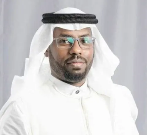 المدارس والجامعات.. للتربية لا للأزياء