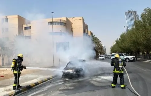 الرياض.. إخماد حريق سيارة في طريق الملك فهد