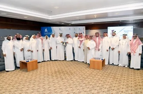 غرفة الشرقية تستطلع برامج “بنك التنمية”