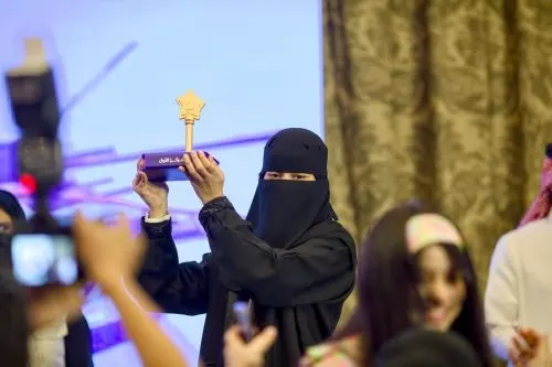 جنان آل حماد.. الأولى سعودياً في تحدي القراءة العربي