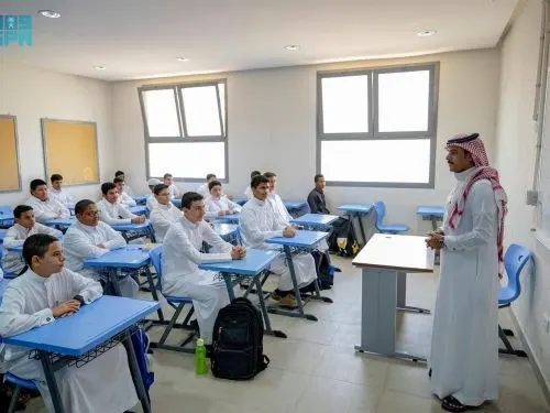25 طالباً حد أدنى لفصول المسارات داخل المدارس