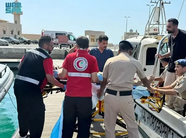 جدة.. إنقاذ سعودي سقط من دباب بحري