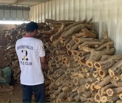 ضبط تاجر حطب و راعٍ و حارقي مخلفات في الرياض و مكة