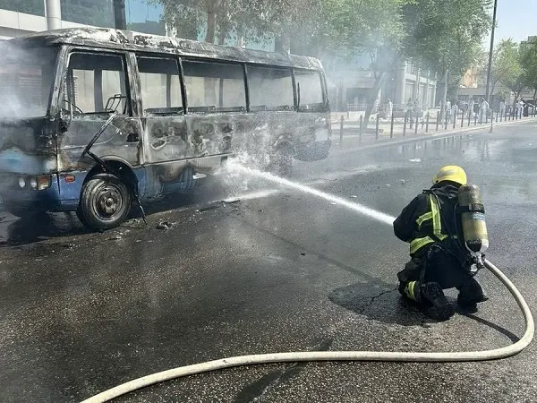 الرياض.. تفحم باص ونجاة ركابه