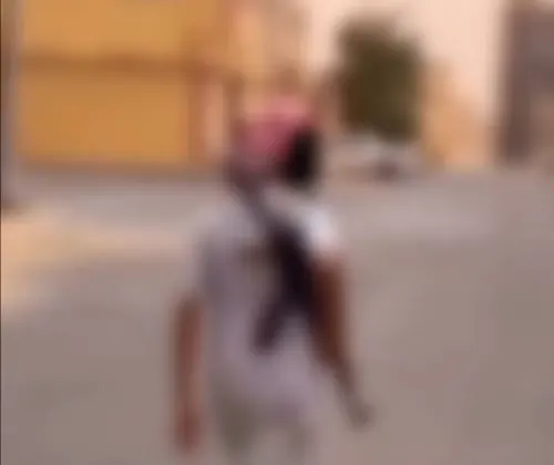 شرورة.. التحقيق مع حامل سلاح في مكان عام