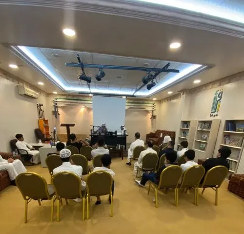 عباس محمود العقاد نموذجاً لـ “العلاج بالقراءة” في سيهات