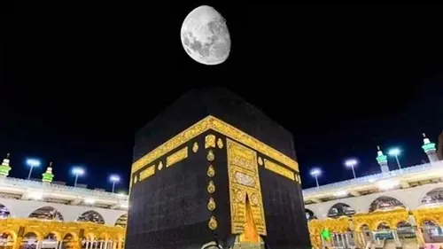 غدا.. القمر يتعامد على الكعبة للمرة الأخيرة هذا العام