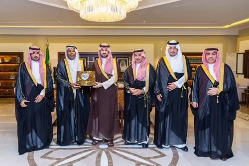 نائب أمير الشرقية يلتقي أعضاء مجلس إدارة نادي النهضة الرياضي